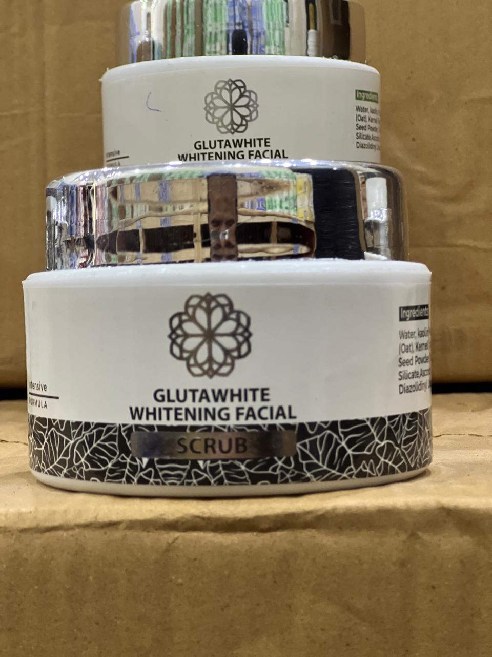 gluta-white-scrub